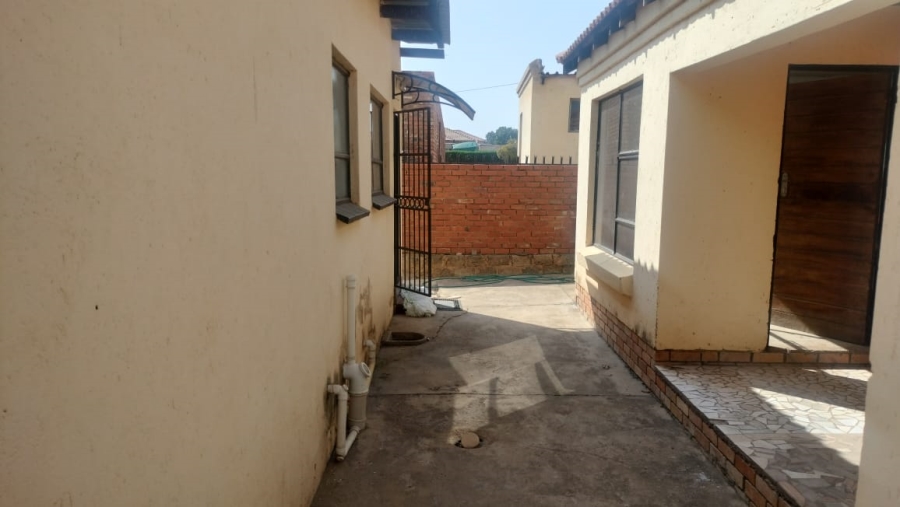 3 Bedroom Property for Sale in Soshanguve KK Gauteng