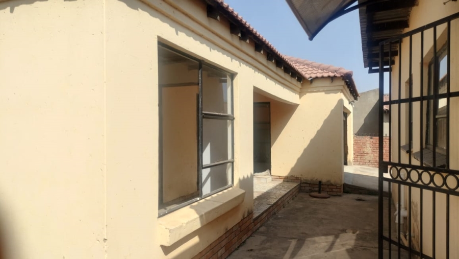 3 Bedroom Property for Sale in Soshanguve KK Gauteng