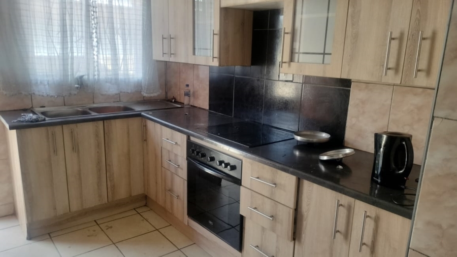 2 Bedroom Property for Sale in Mabopane Gauteng