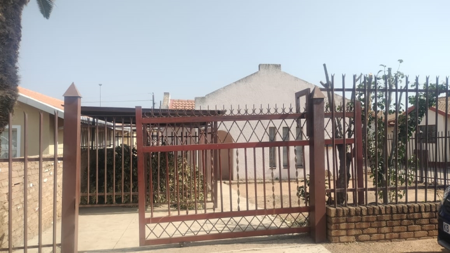 2 Bedroom Property for Sale in Mabopane Gauteng