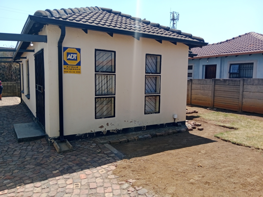 To Let 3 Bedroom Property for Rent in Nellmapius Gauteng