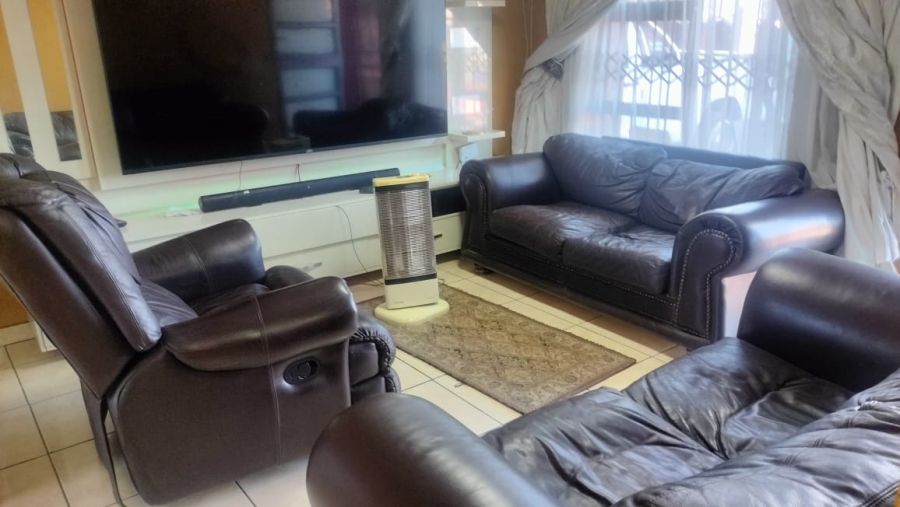 3 Bedroom Property for Sale in Soshanguve WW Gauteng