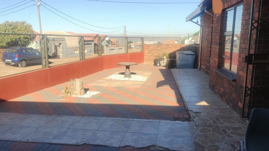 3 Bedroom Property for Sale in Soshanguve WW Gauteng