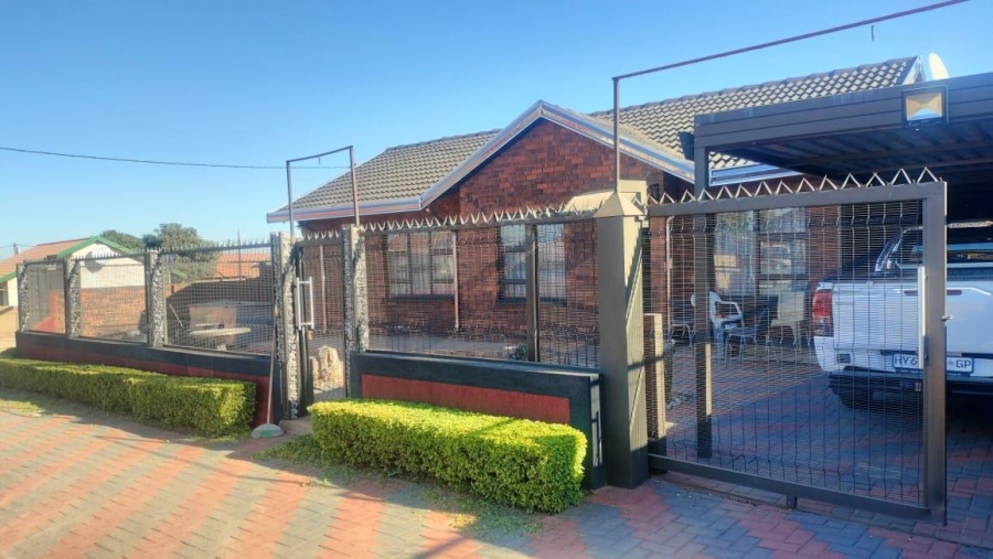 3 Bedroom Property for Sale in Soshanguve WW Gauteng