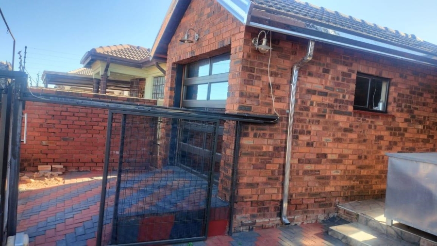 3 Bedroom Property for Sale in Soshanguve WW Gauteng