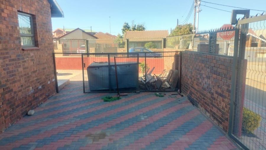 3 Bedroom Property for Sale in Soshanguve WW Gauteng