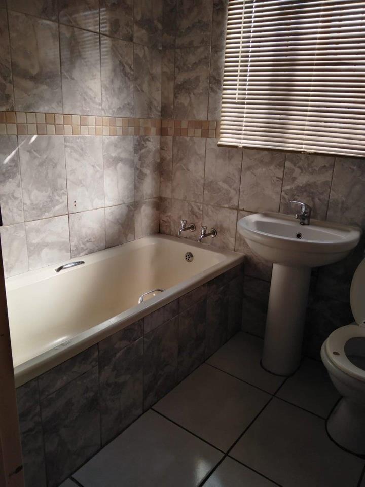 2 Bedroom Property for Sale in Soshanguve VV Gauteng