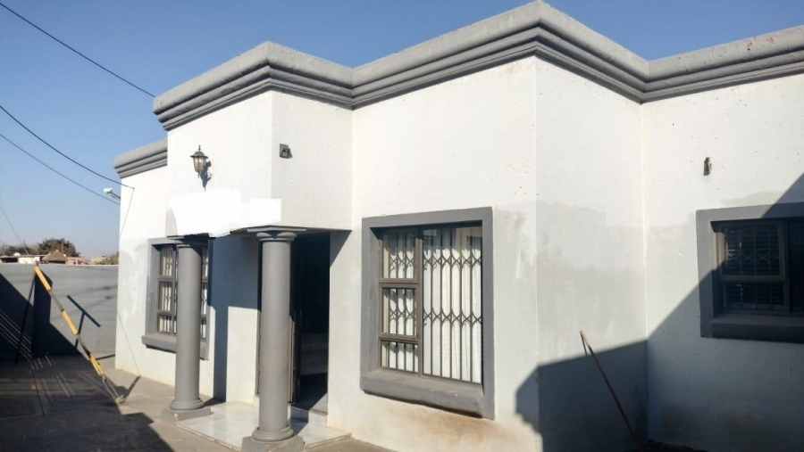 5 Bedroom Property for Sale in Mamelodi East Gauteng