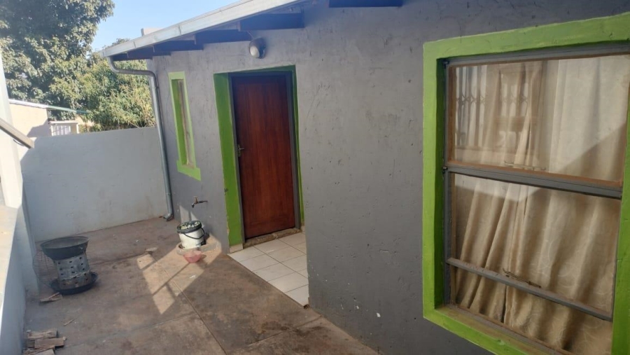 5 Bedroom Property for Sale in Mamelodi East Gauteng