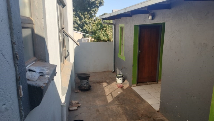 5 Bedroom Property for Sale in Mamelodi East Gauteng