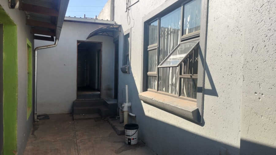 5 Bedroom Property for Sale in Mamelodi East Gauteng