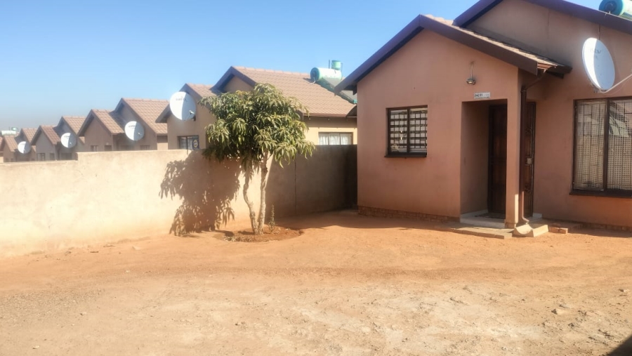 2 Bedroom Property for Sale in Soshanguve WW Gauteng