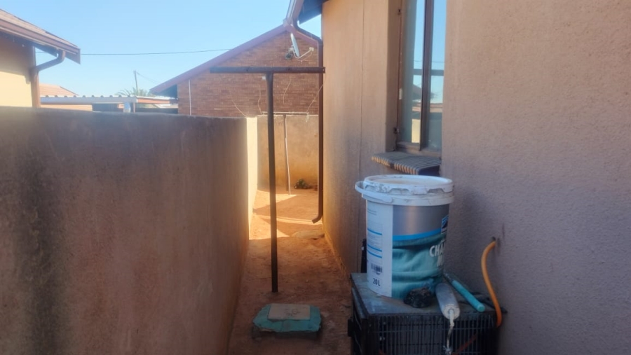 2 Bedroom Property for Sale in Soshanguve WW Gauteng