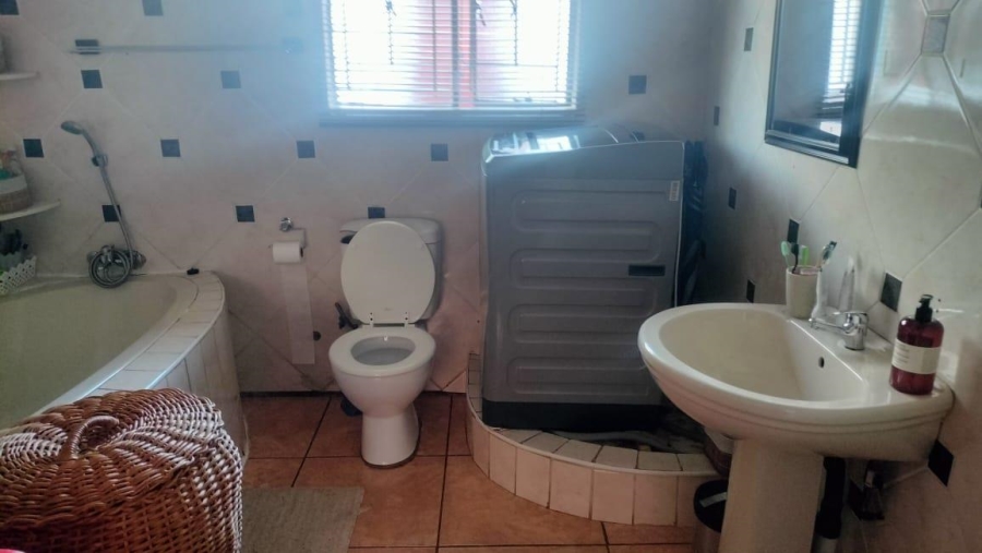 3 Bedroom Property for Sale in Soshanguve WW Gauteng