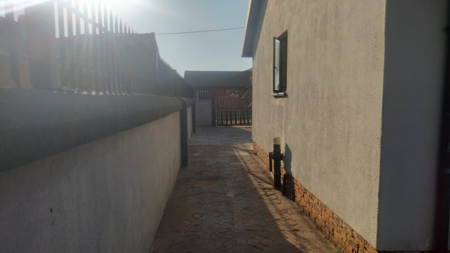 3 Bedroom Property for Sale in Soshanguve WW Gauteng