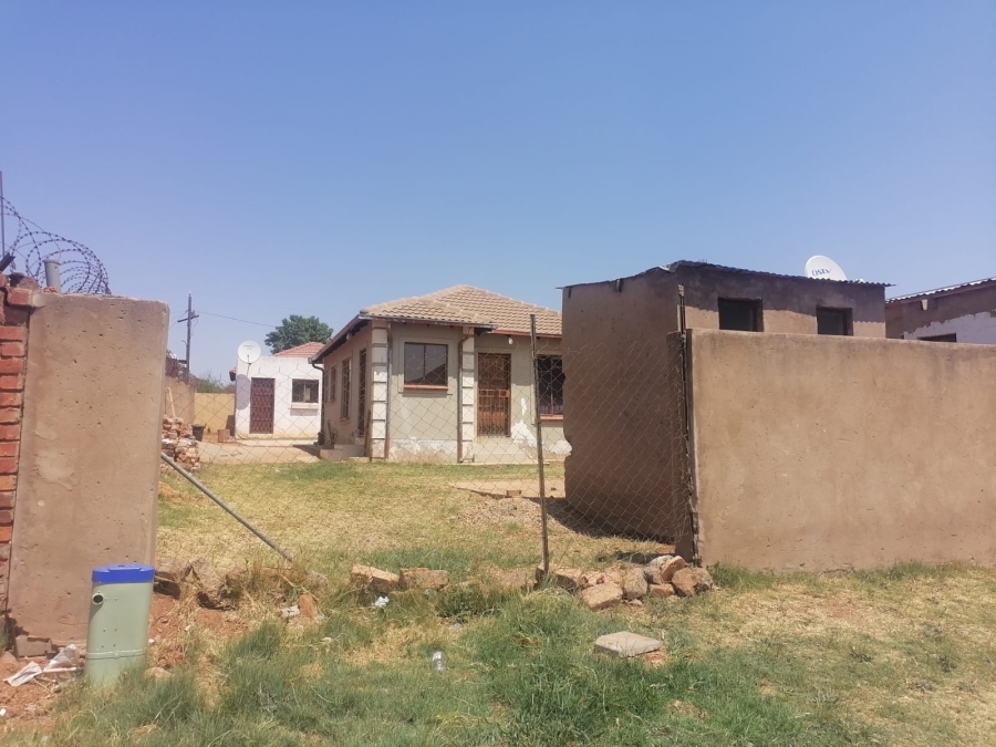 9 Bedroom Property for Sale in Lotus Gardens Gauteng