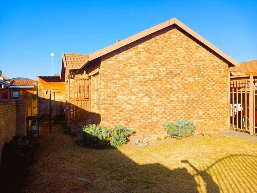 2 Bedroom Property for Sale in Birch Acres Gauteng