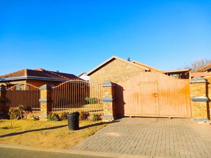 2 Bedroom Property for Sale in Birch Acres Gauteng