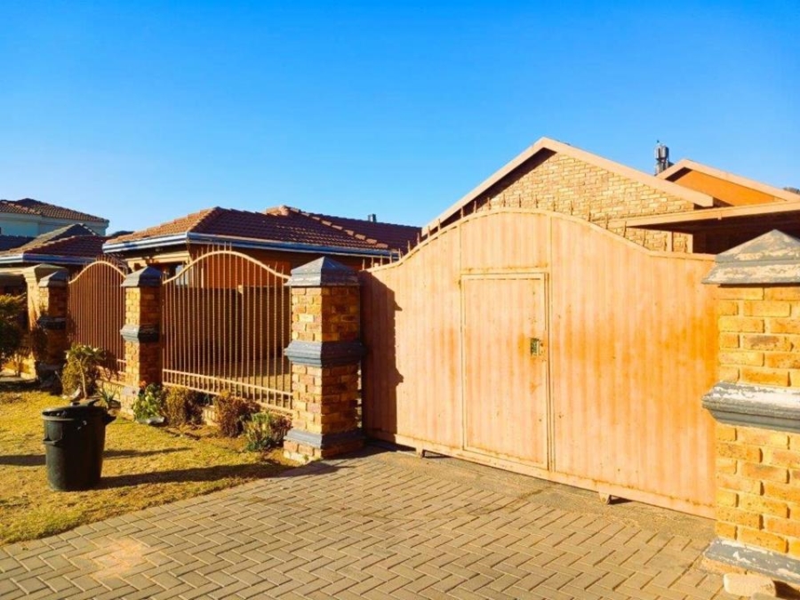 2 Bedroom Property for Sale in Birch Acres Gauteng