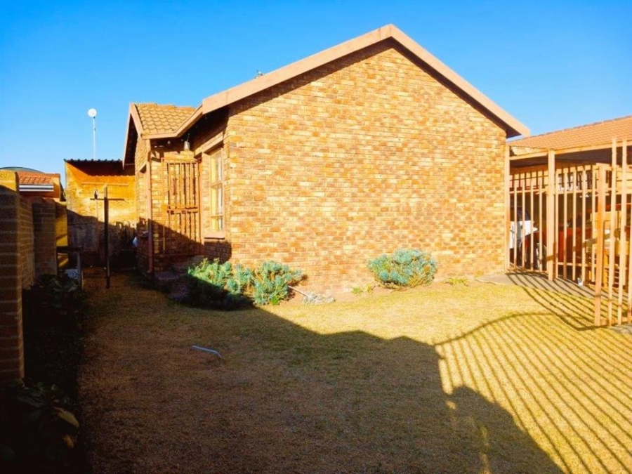 2 Bedroom Property for Sale in Birch Acres Gauteng