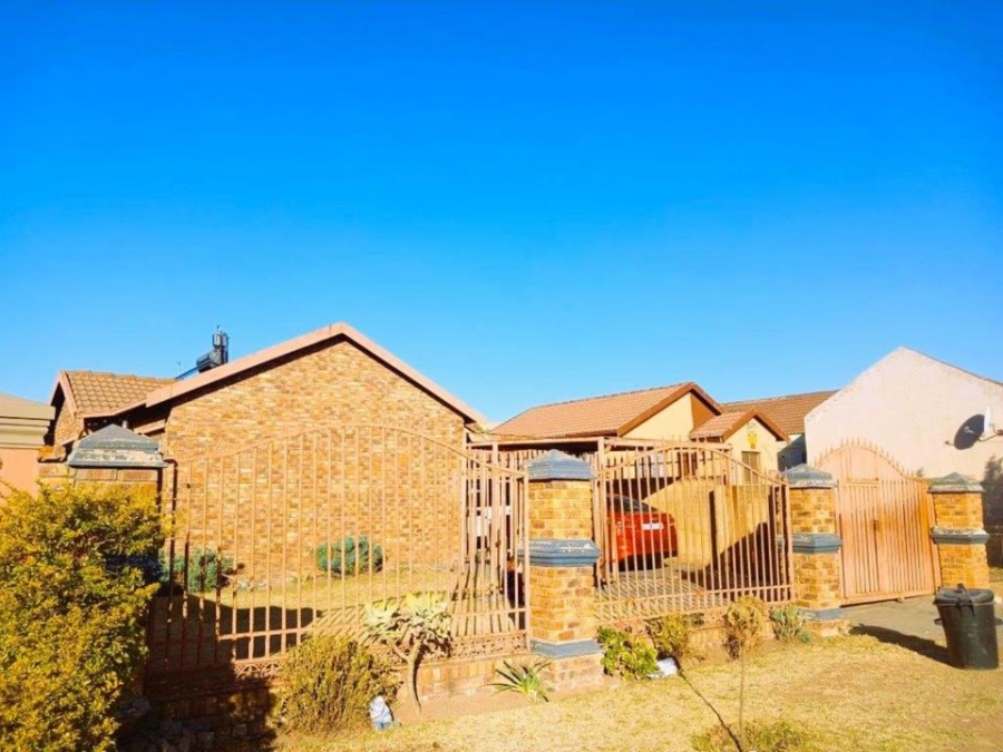 2 Bedroom Property for Sale in Birch Acres Gauteng