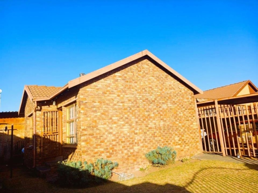 2 Bedroom Property for Sale in Birch Acres Gauteng