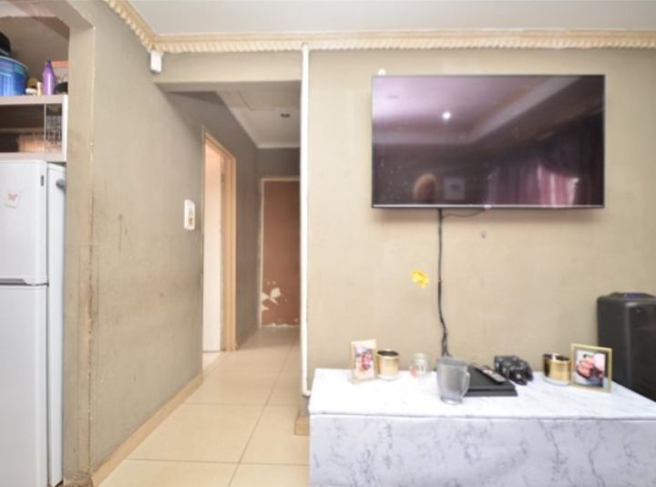 2 Bedroom Property for Sale in Protea Glen Gauteng