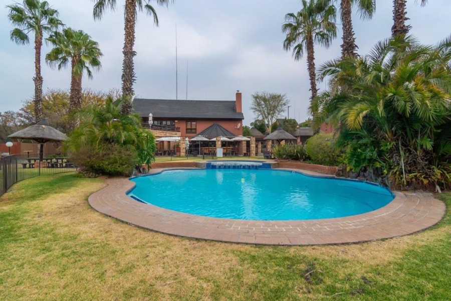 2 Bedroom Property for Sale in Magaliessig Gauteng