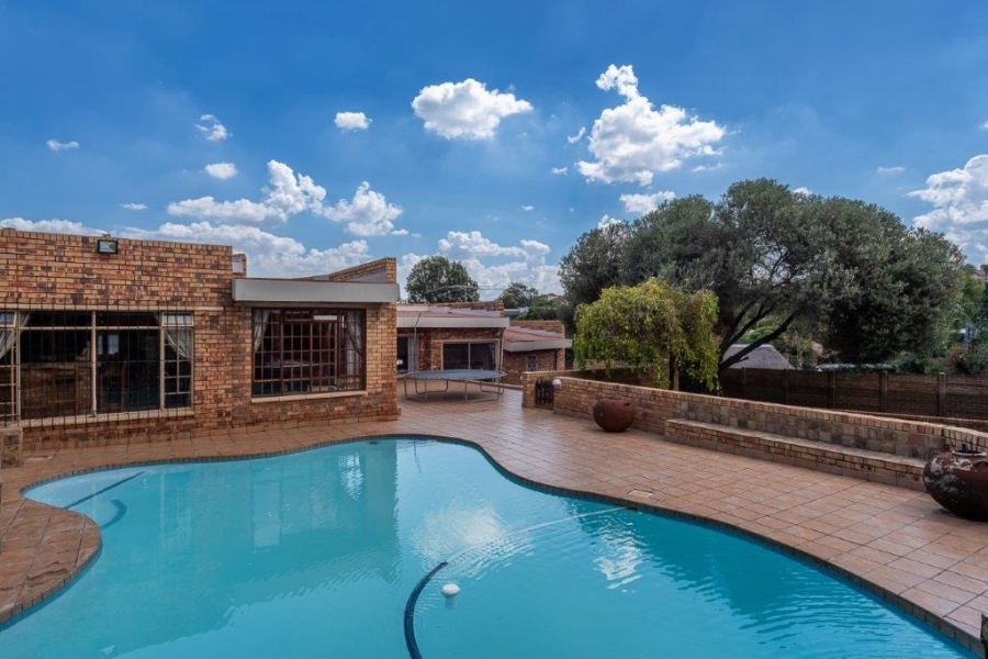 3 Bedroom Property for Sale in Suideroord Gauteng