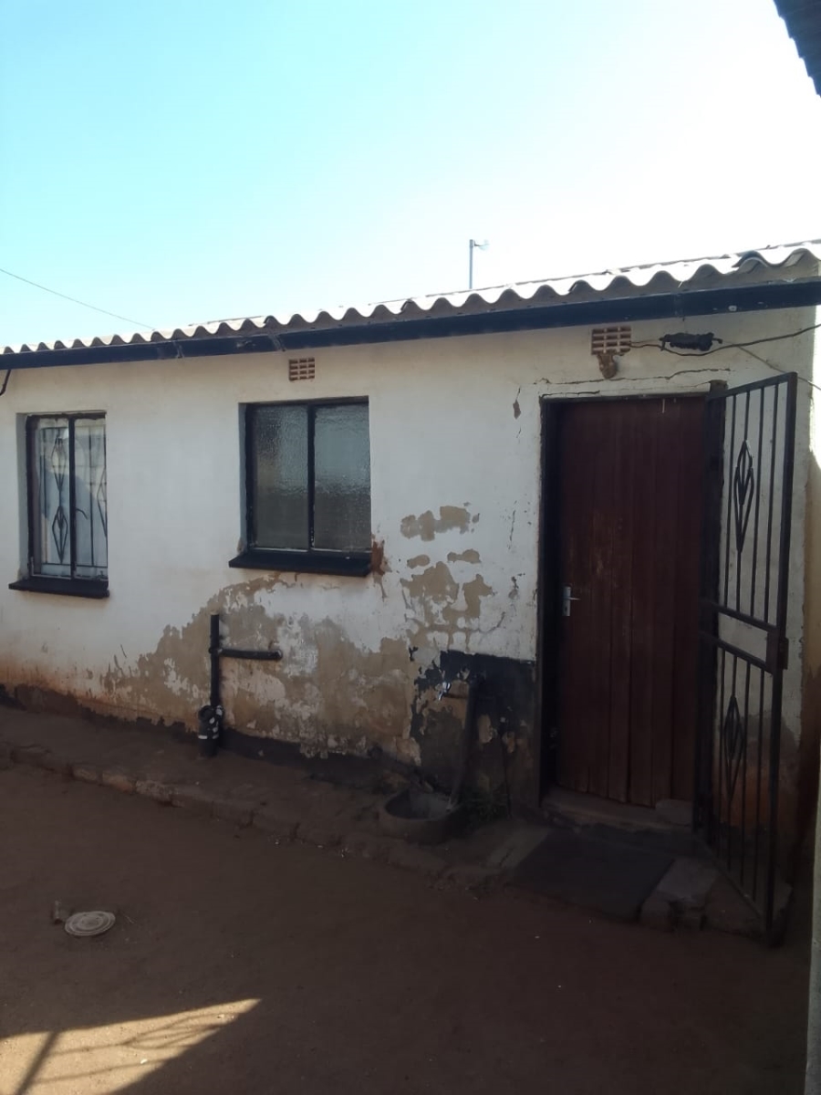 2 Bedroom Property for Sale in Protea Glen Gauteng