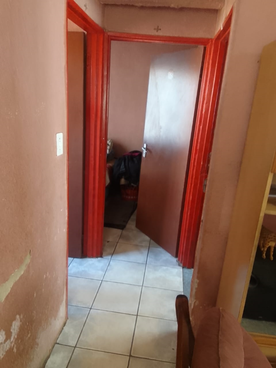 2 Bedroom Property for Sale in Protea Glen Gauteng