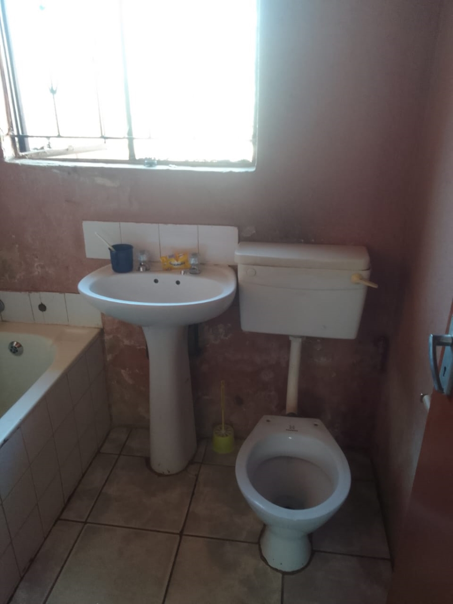 2 Bedroom Property for Sale in Protea Glen Gauteng