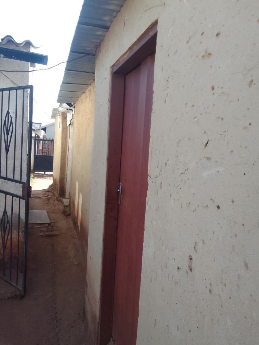 2 Bedroom Property for Sale in Protea Glen Gauteng