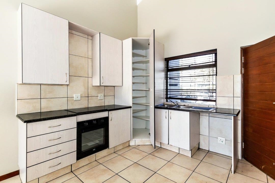 2 Bedroom Property for Sale in Waterstone Park Gauteng