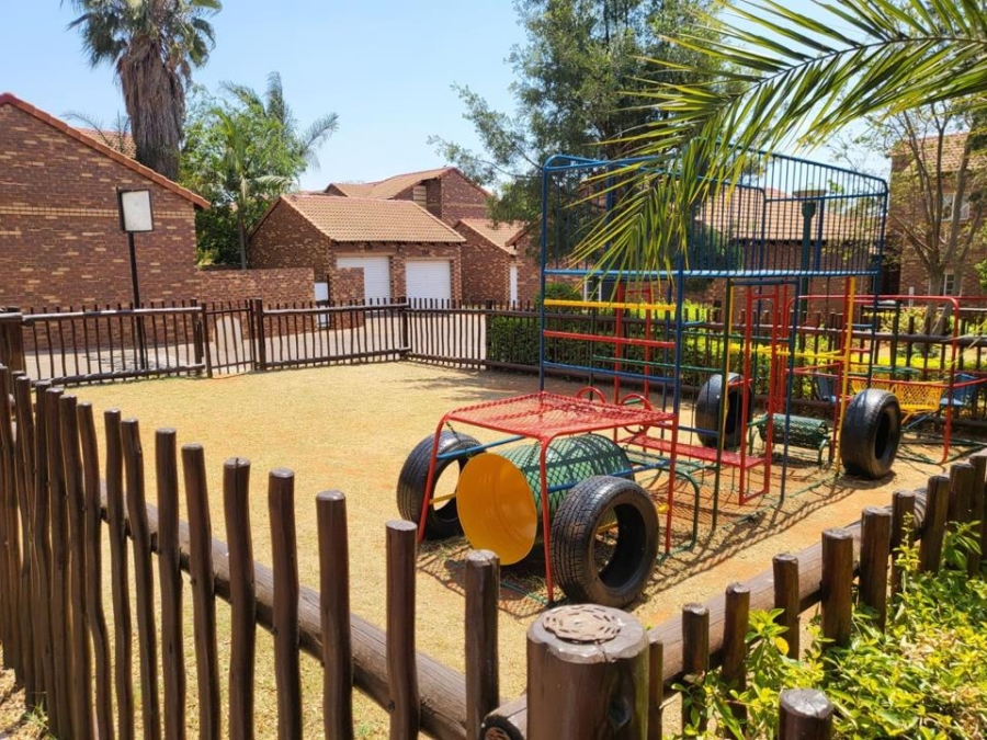 To Let 3 Bedroom Property for Rent in Equestria Gauteng