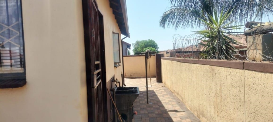 3 Bedroom Property for Sale in Soshanguve VV Gauteng