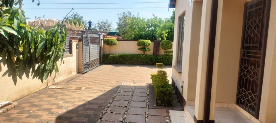 3 Bedroom Property for Sale in Soshanguve VV Gauteng