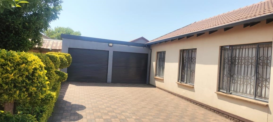 3 Bedroom Property for Sale in Soshanguve VV Gauteng