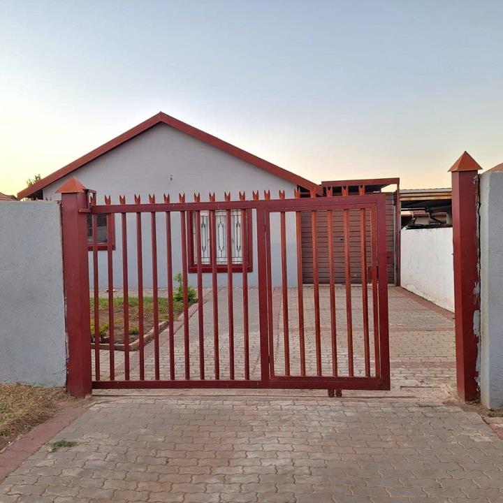 4 Bedroom Property for Sale in Soshanguve Gauteng