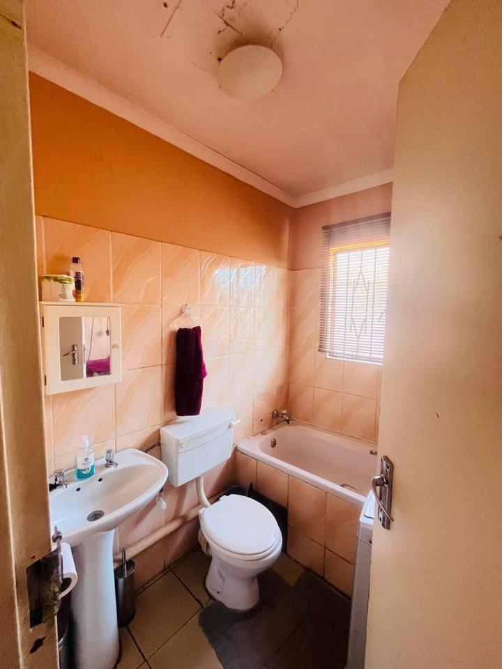 4 Bedroom Property for Sale in Soshanguve Gauteng