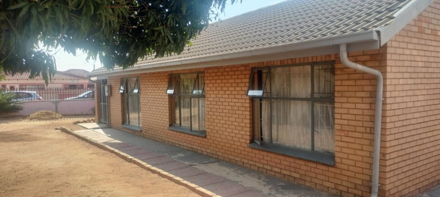 3 Bedroom Property for Sale in Soshanguve DD Gauteng