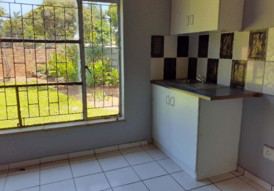 To Let 1 Bedroom Property for Rent in Birch Acres Gauteng