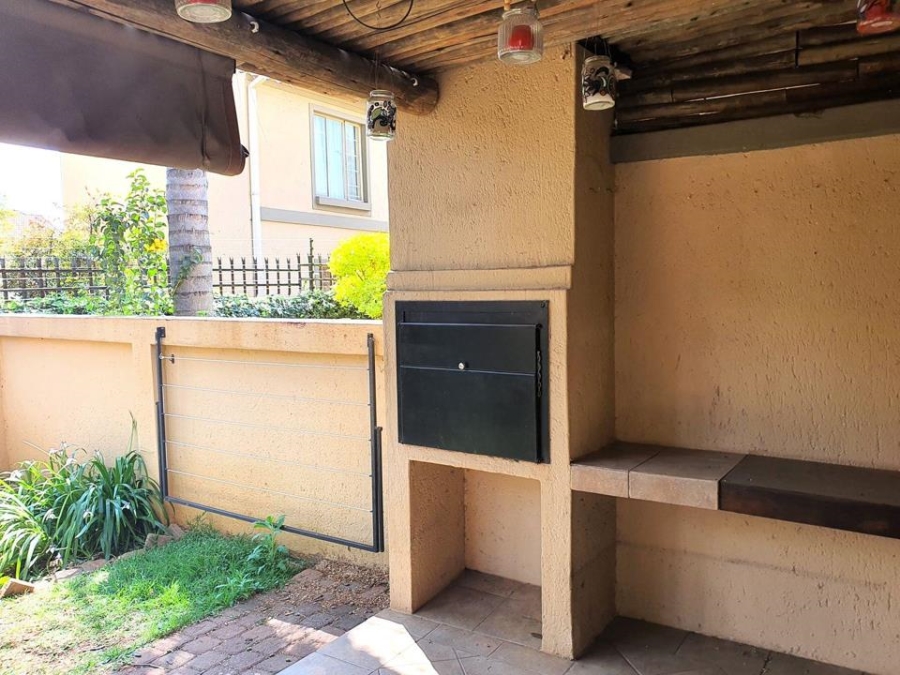 2 Bedroom Property for Sale in Willow Park Manor Gauteng