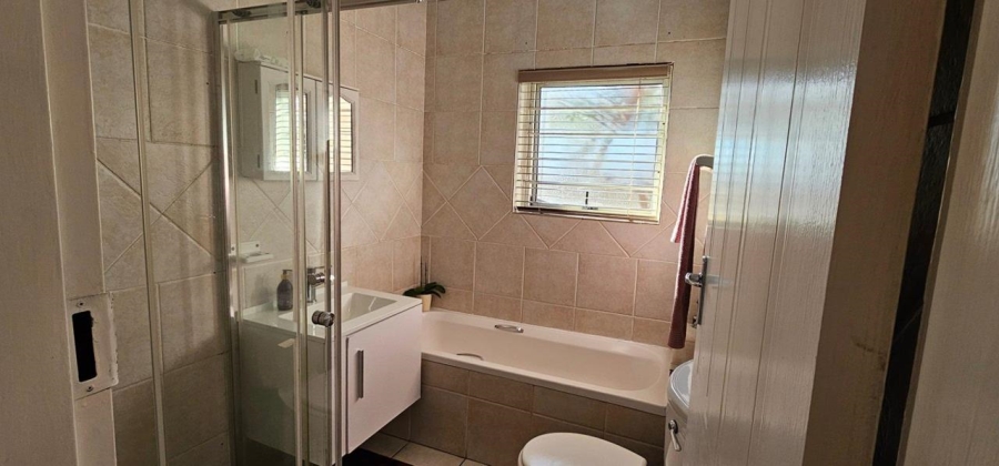 3 Bedroom Property for Sale in Clubview Gauteng