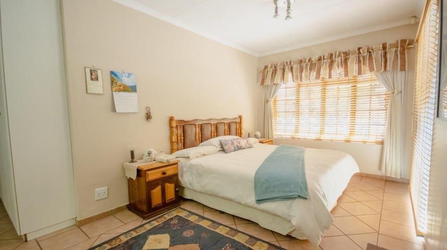 6 Bedroom Property for Sale in Clubview Gauteng