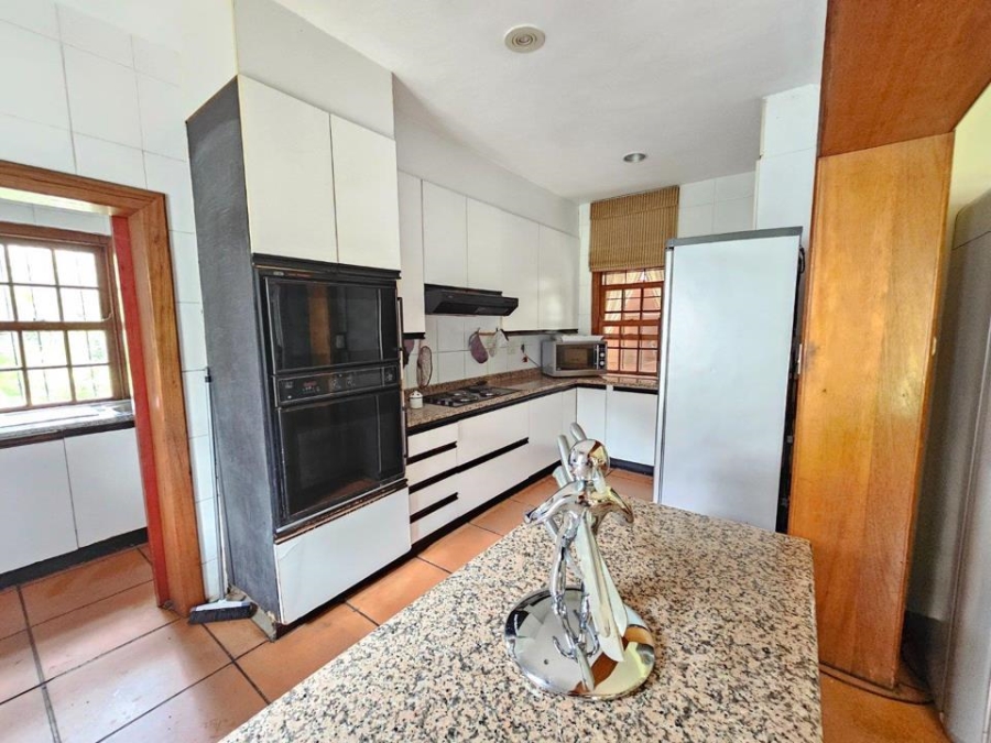 5 Bedroom Property for Sale in Randjesfontein A H Gauteng