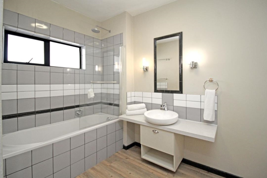 1 Bedroom Property for Sale in Rosebank Gauteng