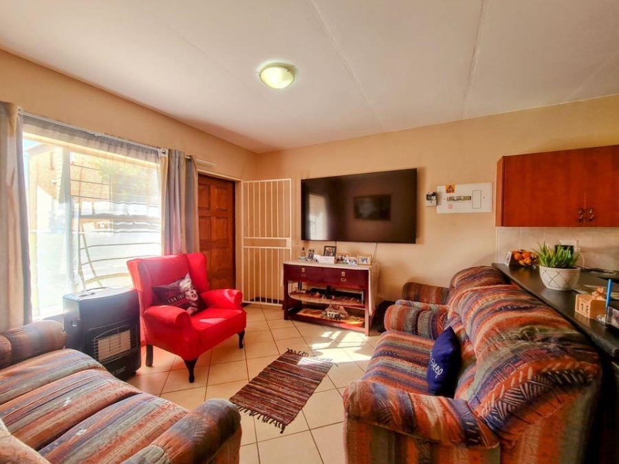 2 Bedroom Property for Sale in Honeypark Gauteng