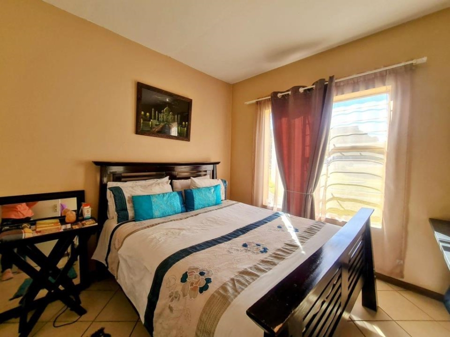 2 Bedroom Property for Sale in Honeypark Gauteng