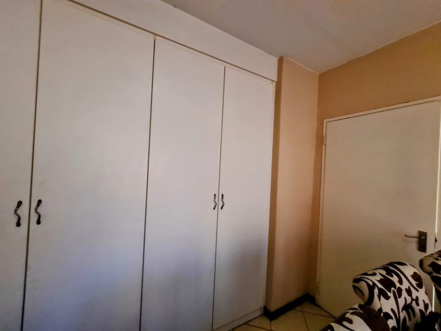 2 Bedroom Property for Sale in Honeypark Gauteng